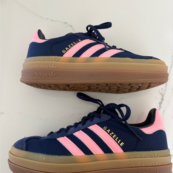 Adidas Gazelle Blue and Pink Casual Sneakers Size 5.5 - Picture 2 of 5